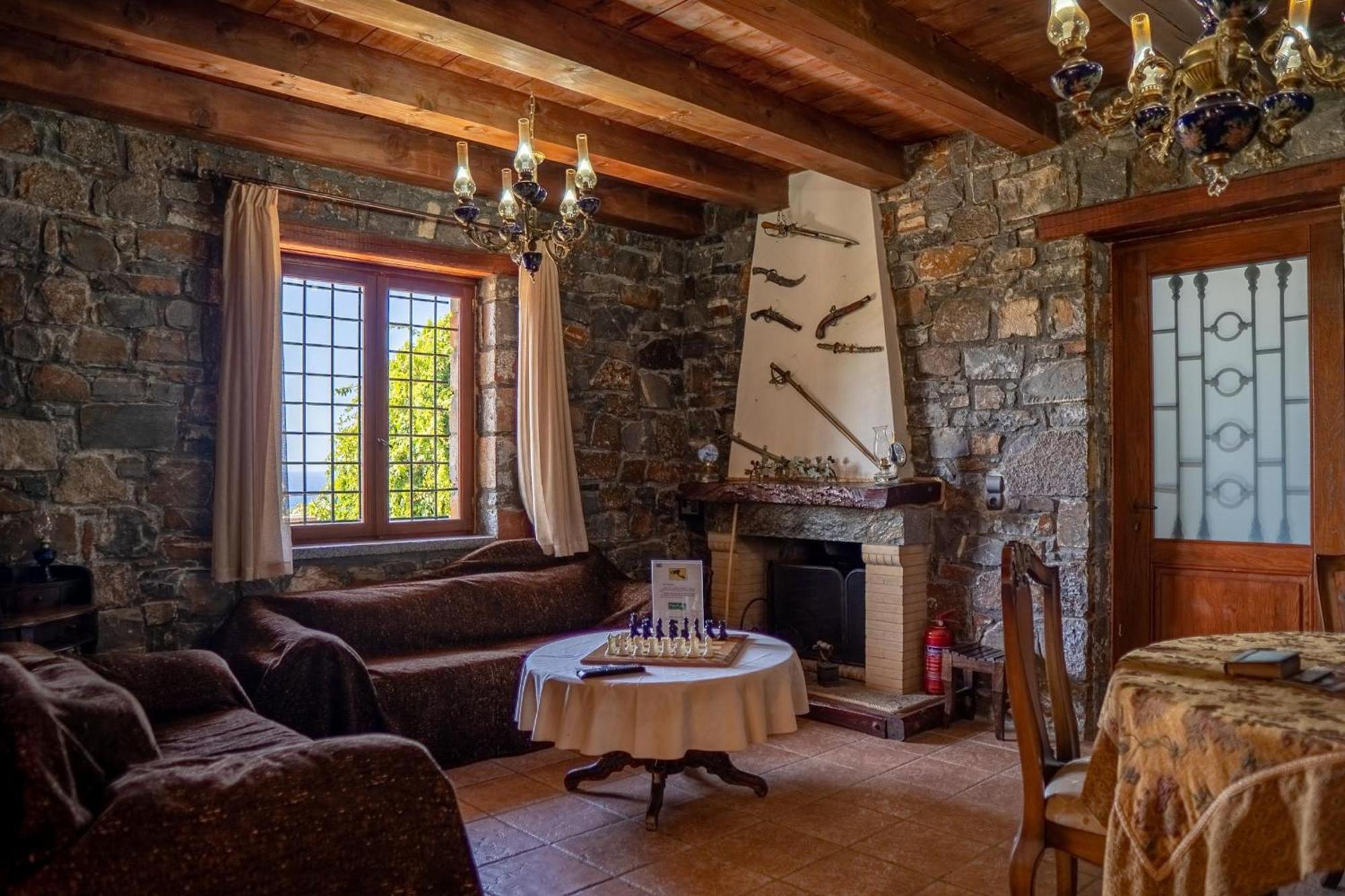 Iris Stone Built Villa Mílatosz Kültér fotó