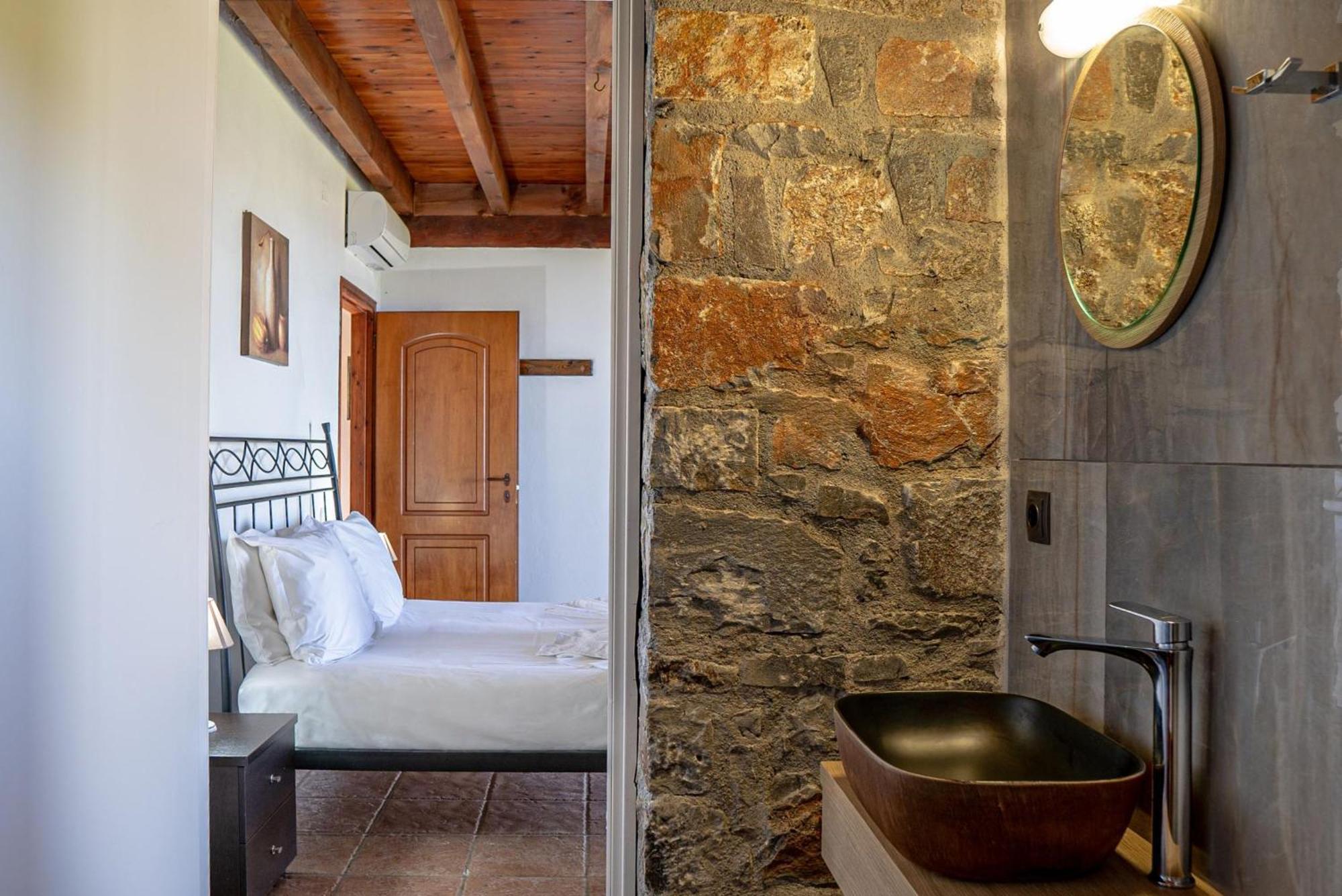 Iris Stone Built Villa Mílatosz Kültér fotó
